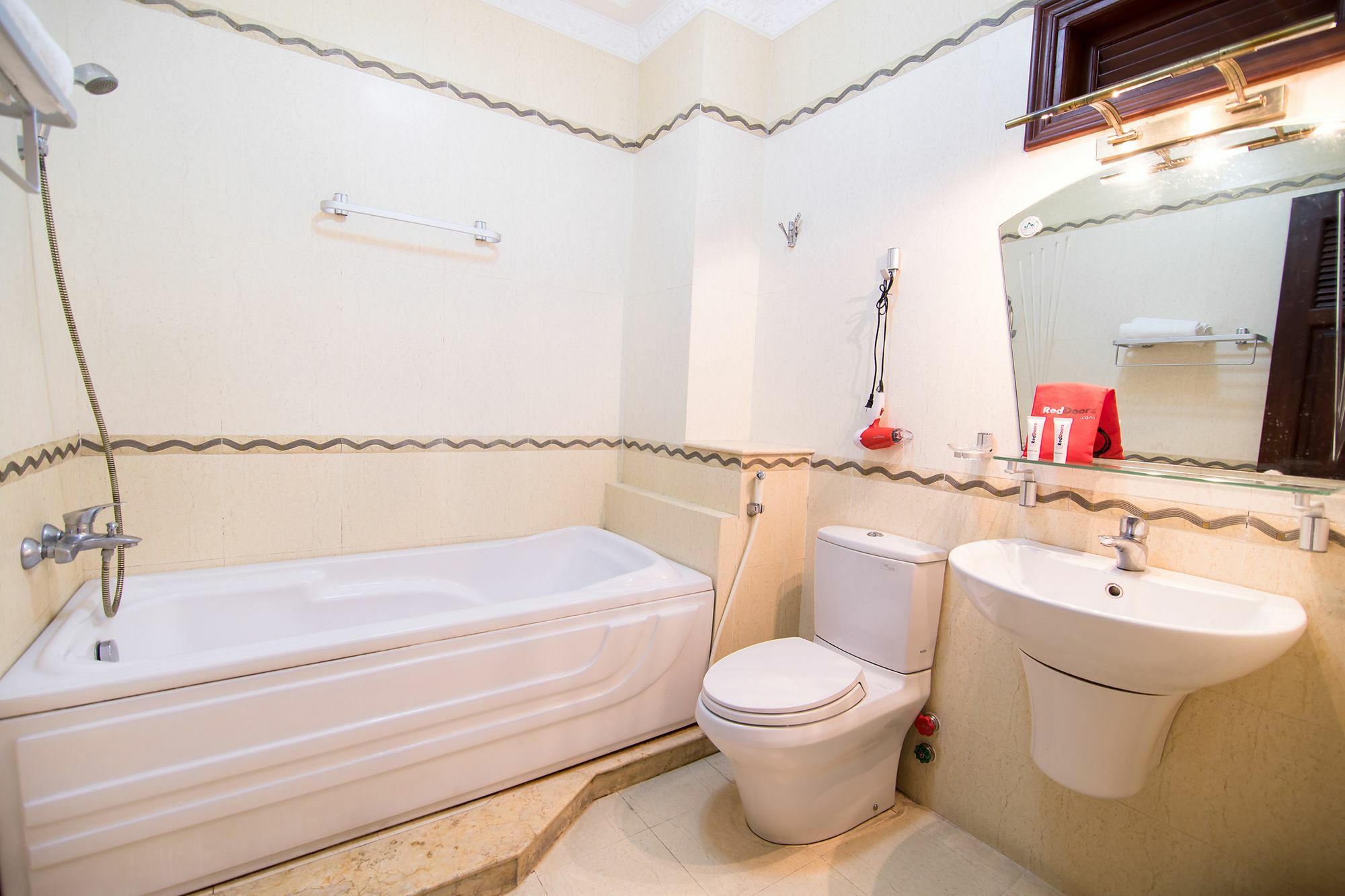 Reddoorz Near Pico Plaza Cong Hoa Hotel Ho Chi Minh City Exterior photo
